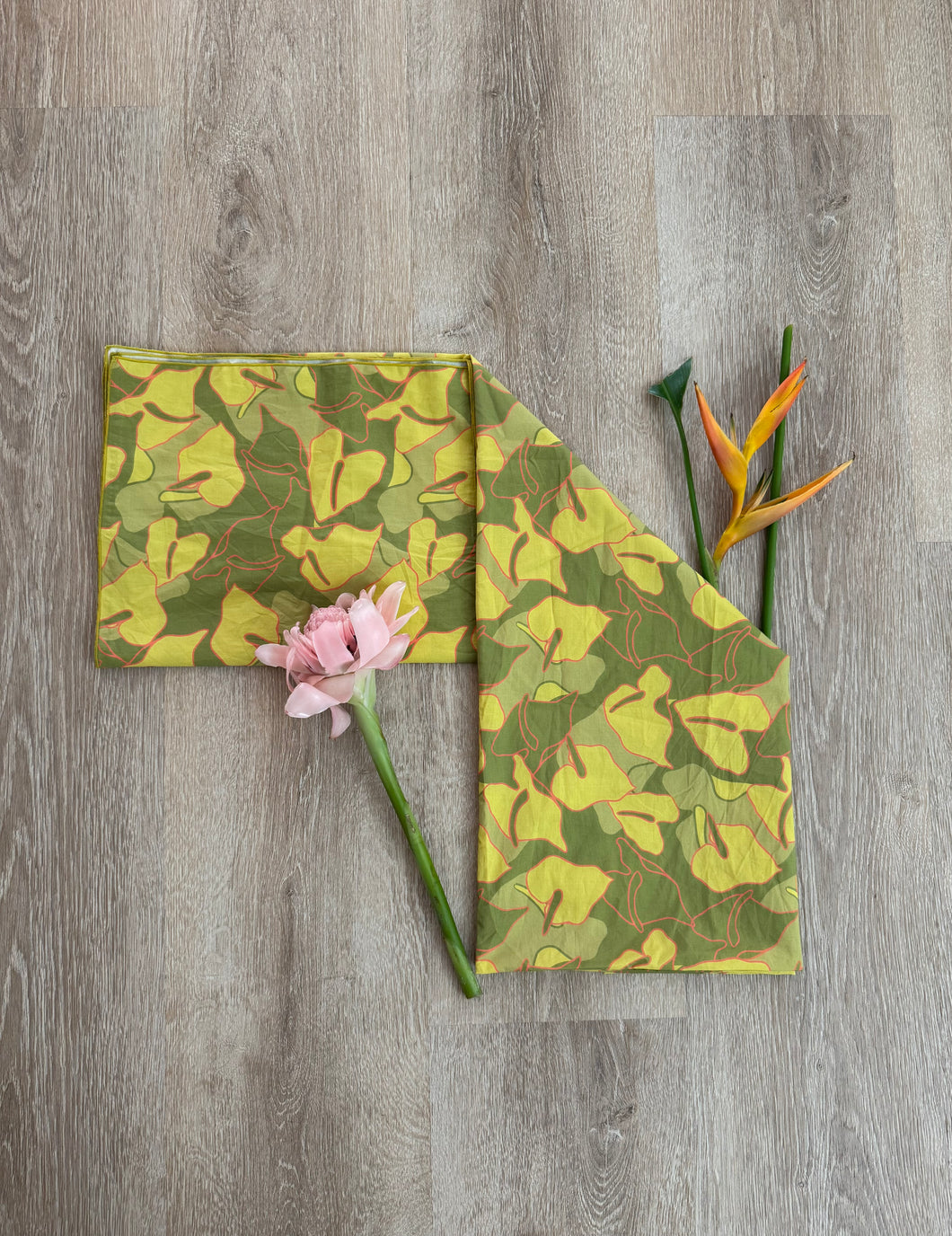 Green Anthurium Pareo
