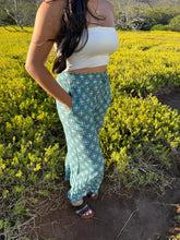 Load image into Gallery viewer, Hulali Pants- Teal
