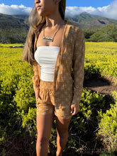 Load image into Gallery viewer, Oihana Oversized Button Up Top- Honey
