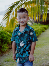 Load image into Gallery viewer, Hila Boys Aloha Shirt- Teal Shells
