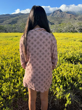 Load image into Gallery viewer, Oihana Oversized Button Up Top- Mauve
